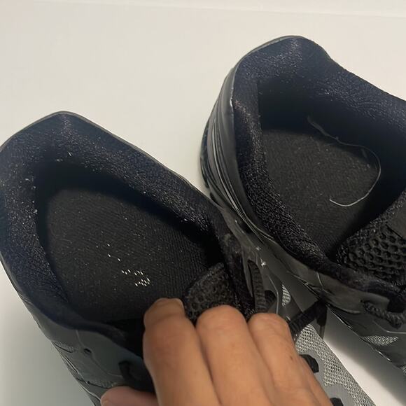 ASICS Gel Quantum 180 Size 11.0 Grey Black with Yellow Green Soles - Picture 3 of 9